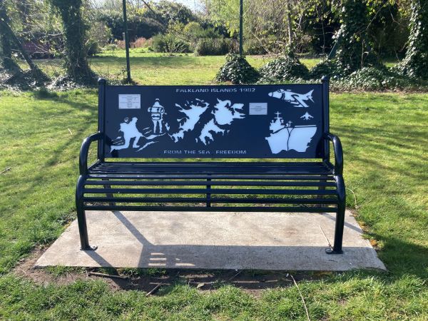 Falklands memorial bench